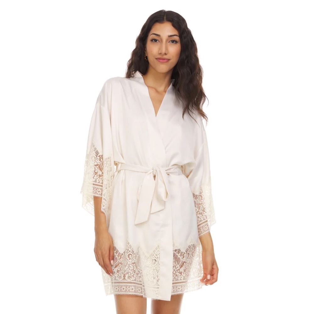 Flora Nikrooz Genevive Kimono in Ivory
